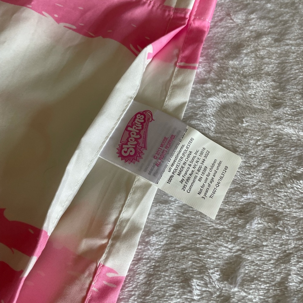 Shopkins fabric shower curtain - Picture 4 of 4